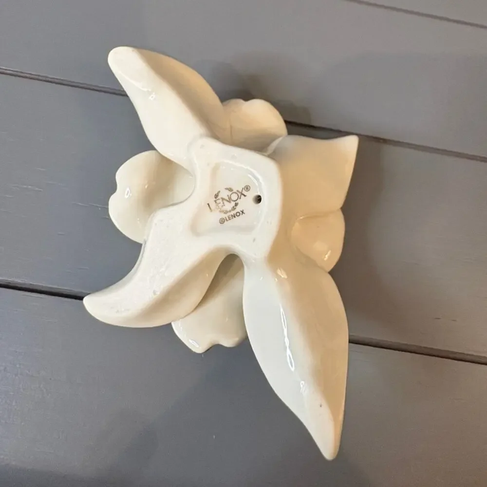 Lenox Classic Dogwood Flower with Ladybug Gold Highlights Cream Porcelain